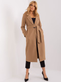 Elegantný prechodný kabát v camel farbe