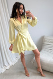 Žlté mini zavinovacie šaty