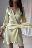 Žlté mini zavinovacie šaty