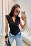 Čierne body s dekoratívnym opaskom