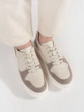 Béžové kožené sneakersy na platforme