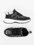 Čierne dámske sneakersy s ozdobnými prvkami
