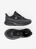 Ľahké čierne sneakersy s priedušným zvrškom