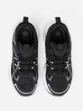 Čierne sneakersy s priedušným zvrškom a masívnou bielou podrážkou