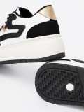 Čierno-biele sneakersy so zlatými detailmi
