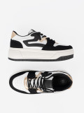 Čierno-biele sneakersy so zlatými detailmi