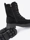 Čierne šnurovacie workery na masívnej podrážke