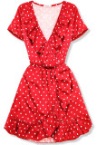 Červené bodkované šaty s volánmi