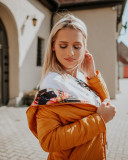 Červená bunda s kvetinovou podšívkou od LHD