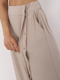 Elegantná midi sukňa v béžovej farbe