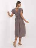 Letné midi šaty s volánmi v tmavobéžovej