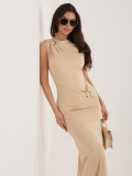 Béžové midi puzdrové šaty bez rukávov
