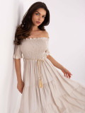 Svetlobéžové letné midi šaty s off-shoulder strihom