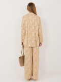 Béžová súprava s košeľou a nohavicami