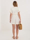 Biele viskózové šortky s opaskom