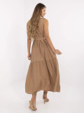 Elegantné maxi šaty s volánmi camel hnedé