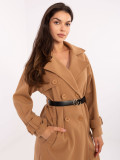 Elegantný prechodný kabát v camel farbe