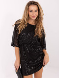 Čierne koktejlové mini šaty s flitrovou aplikáciou