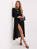 Čierne rozšírené midi šaty s opaskom a brošňou