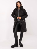 Dlhý čierny prešívaný kabát s kapucňou