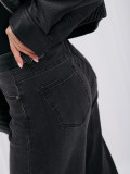 Čierne mom jeans s vysokým pásom
