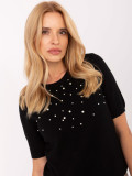 Elegantný čierny pulóver s aplikáciou