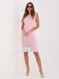 Elegantné ružové koktejlové šaty s riasením