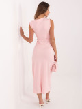 Elegantné ružové midi šaty bez rukávov