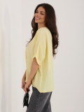 Žltá blúzka s V-výstrihom a krátkym rukávom