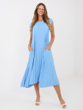 Modré koktejlové midi šaty bez rukávov