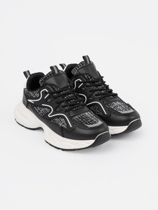 Čierne dámske sneakersy s ozdobnými prvkami