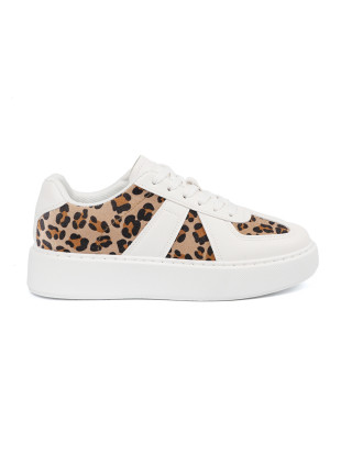 Biele sneakersy s leopardím vzorom