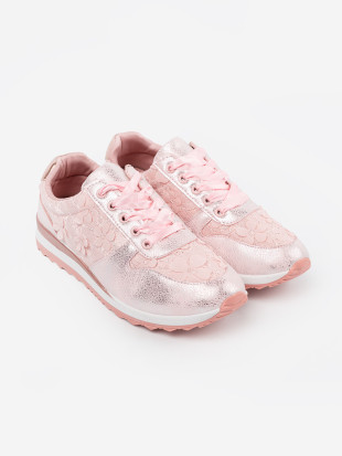 Ružové sneakersy s kvetinovým motívom