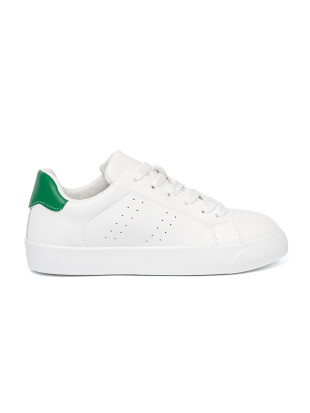 Klasické biele sneakersy so zeleným akcentom