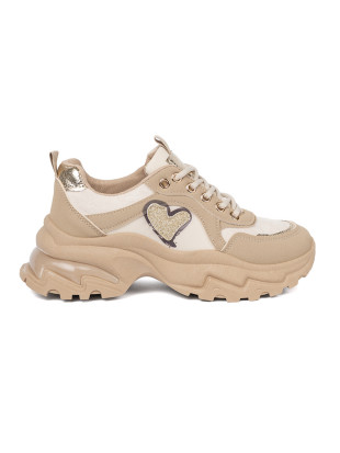 Béžové sneakersy s ozdobným zlatým srdcom
