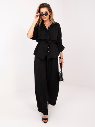 Elegantná čierna súprava s košeľou a širokými nohavicami