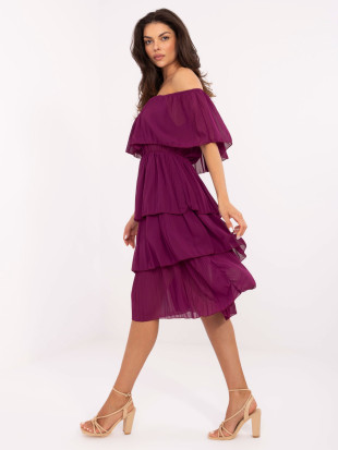 Fialové elegantné off-shoulder šaty s volánom