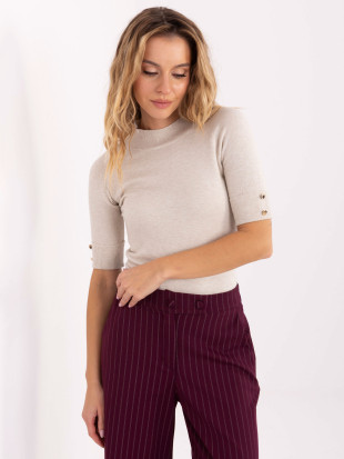 Béžový elegantný pulóver s polorolákom a krátkym rukávom