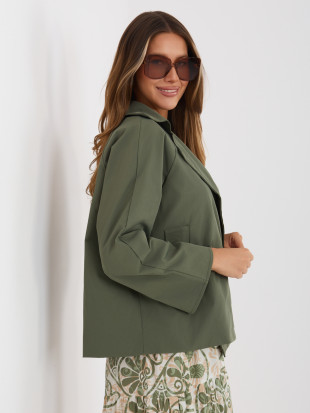 Krátky prechodný kabát v khaki farbe