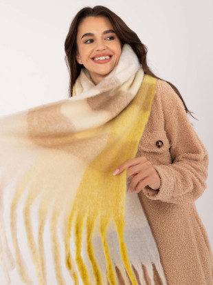 Elegantný žltý šál s kockovaným vzorom